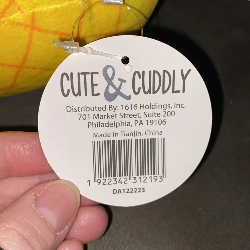 Cute and cuddly pineapple plush - Picture 4 of 4
